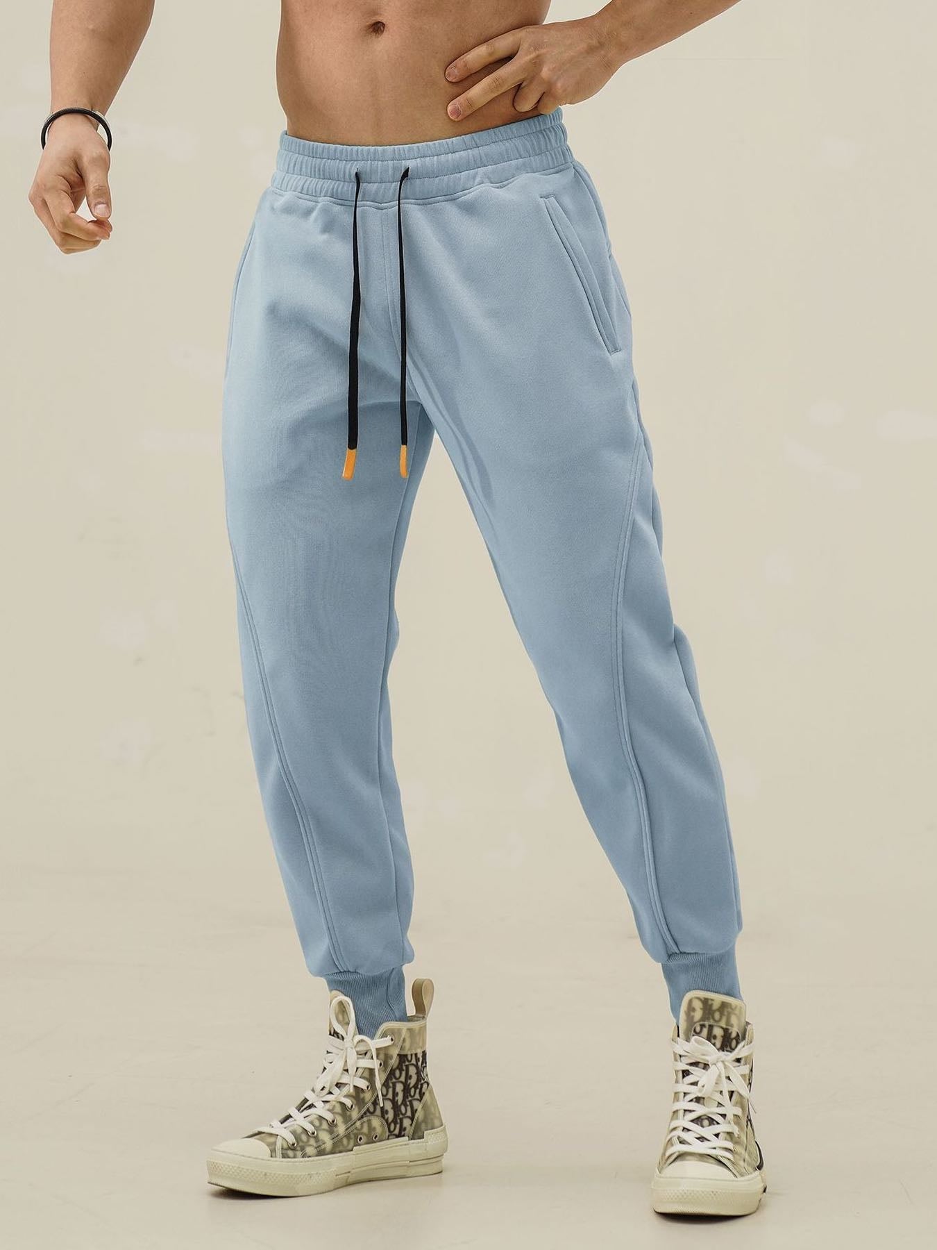 WEEKEND PERFORMANCE JOGGER