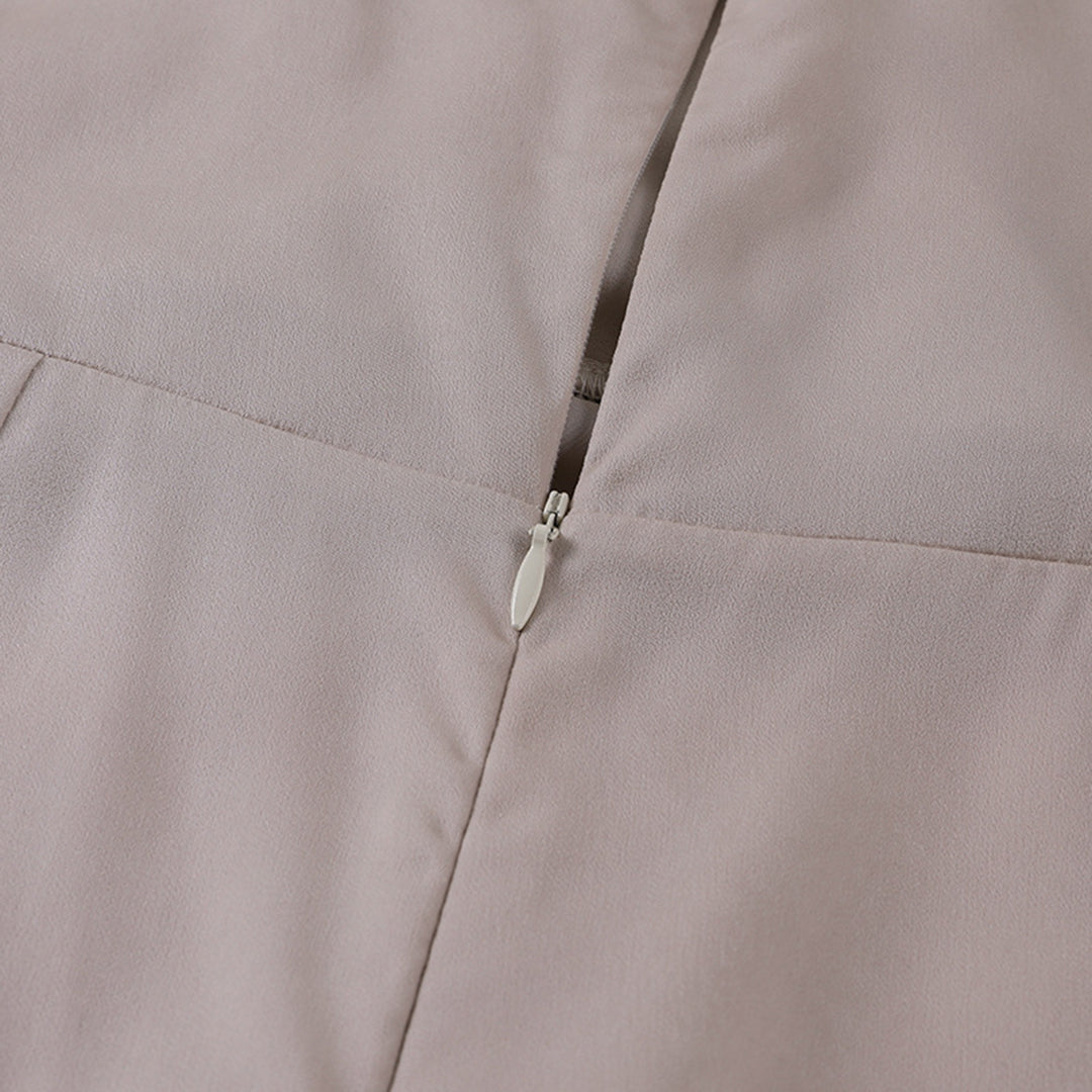 Cathleen – Elegant Dress with V-neckline
