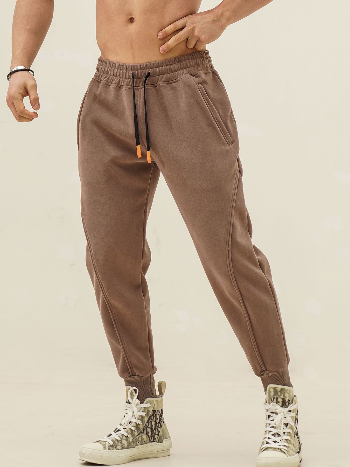 WEEKEND PERFORMANCE JOGGER
