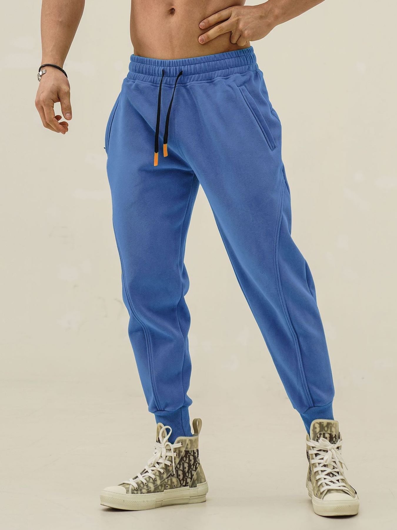 WEEKEND PERFORMANCE JOGGER