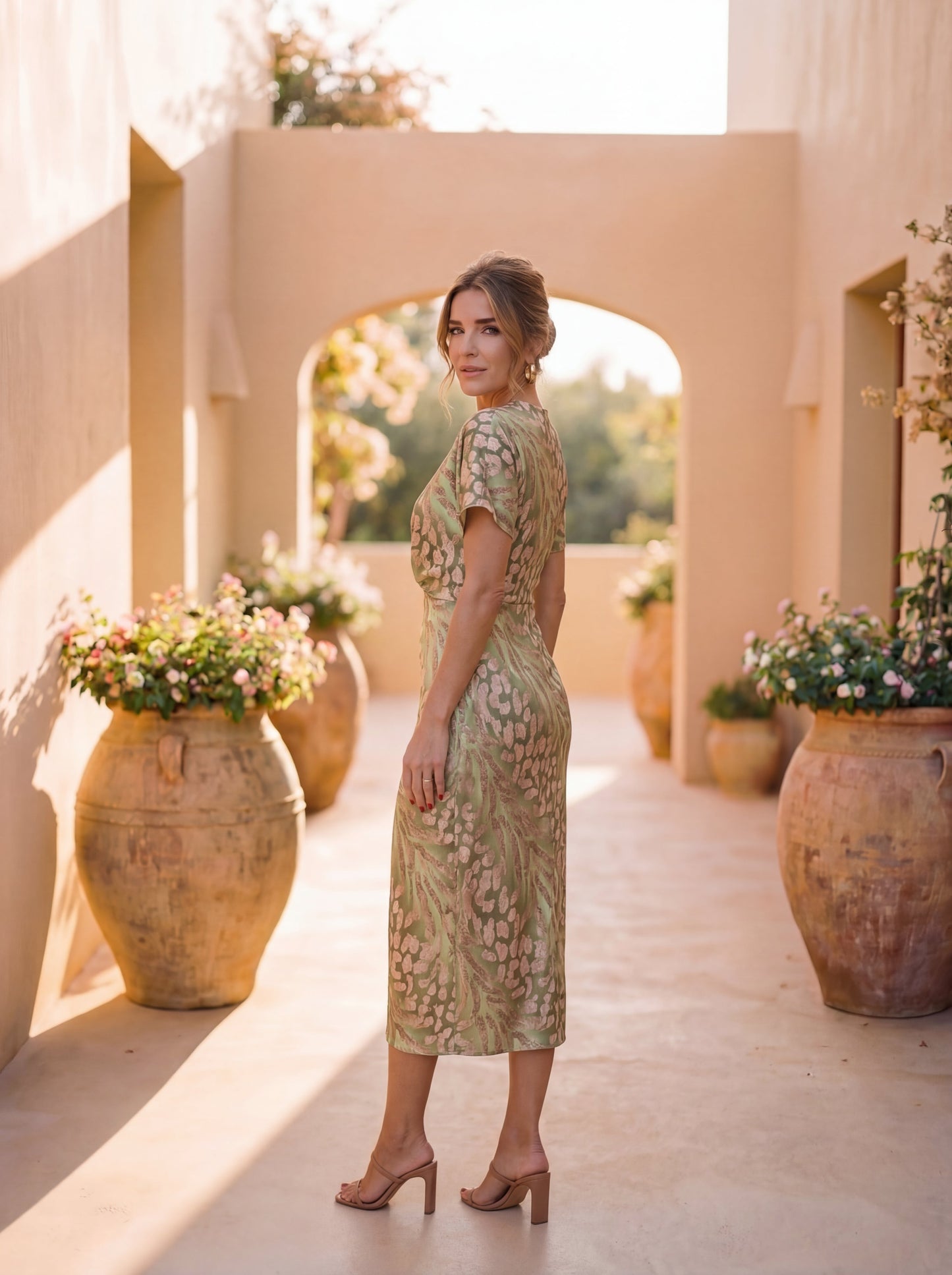 Elira Classic Midi Dress
