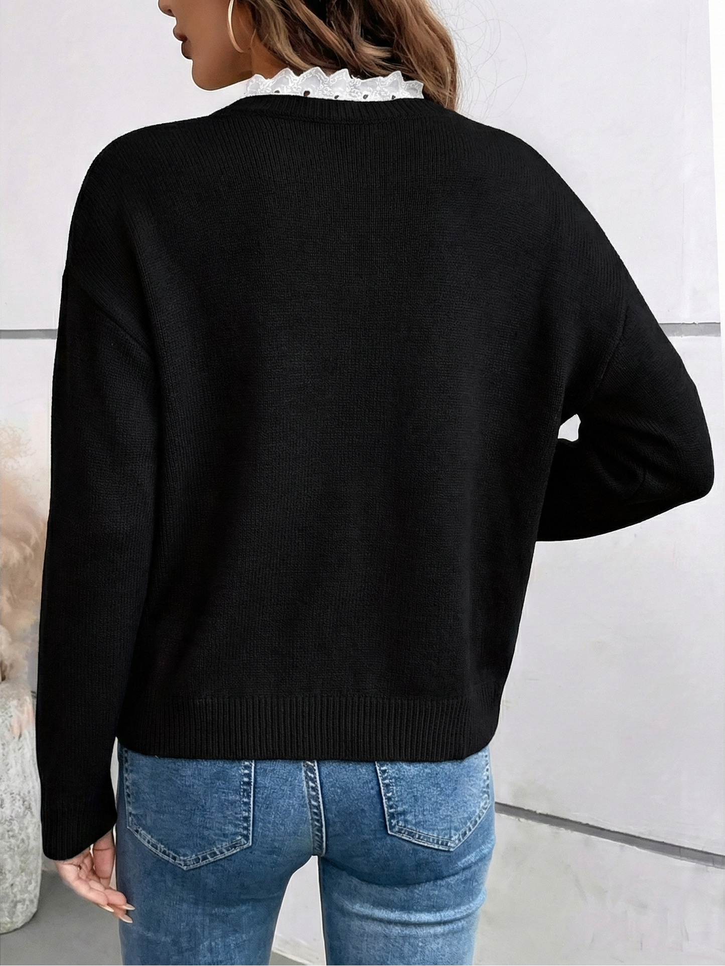 Elira Lace Collar Knit Blouse